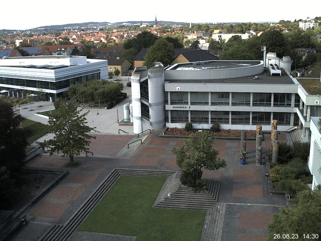 Foto der Webcam: Verwaltungsgebäude, Innenhof mit Audimax, Hörsaal-Gebäude 1