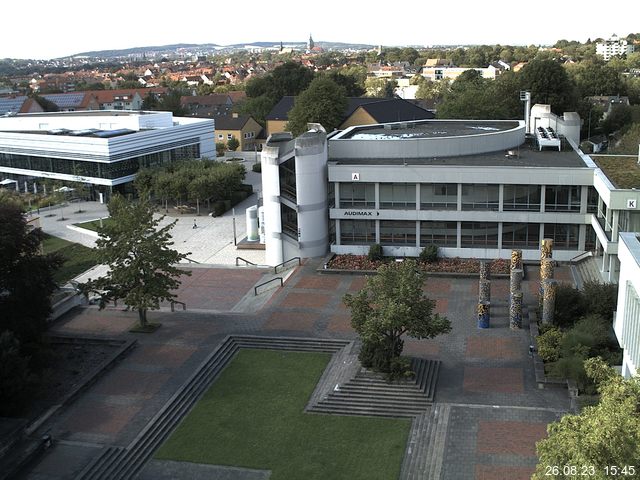 Foto der Webcam: Verwaltungsgebäude, Innenhof mit Audimax, Hörsaal-Gebäude 1