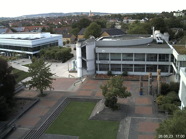 Foto der Webcam: Verwaltungsgebäude, Innenhof mit Audimax, Hörsaal-Gebäude 1