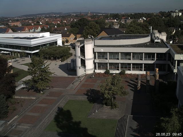 Foto der Webcam: Verwaltungsgebäude, Innenhof mit Audimax, Hörsaal-Gebäude 1