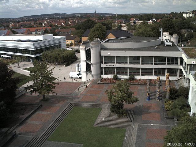 Foto der Webcam: Verwaltungsgebäude, Innenhof mit Audimax, Hörsaal-Gebäude 1