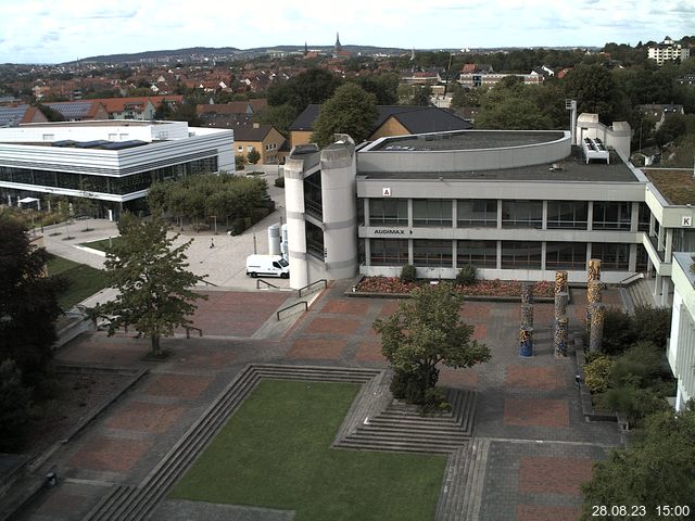 Foto der Webcam: Verwaltungsgebäude, Innenhof mit Audimax, Hörsaal-Gebäude 1