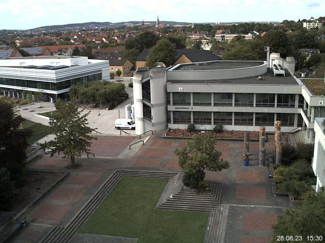 Foto der Webcam: Verwaltungsgebäude, Innenhof mit Audimax, Hörsaal-Gebäude 1