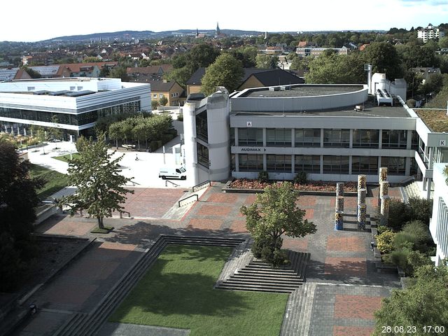 Foto der Webcam: Verwaltungsgebäude, Innenhof mit Audimax, Hörsaal-Gebäude 1