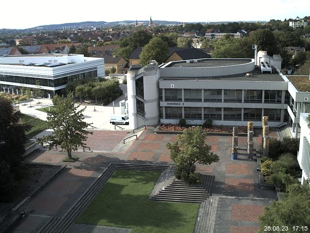 Foto der Webcam: Verwaltungsgebäude, Innenhof mit Audimax, Hörsaal-Gebäude 1