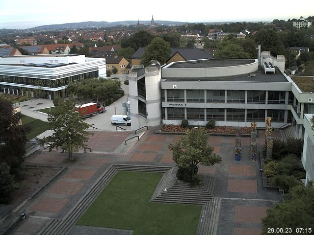 Foto der Webcam: Verwaltungsgebäude, Innenhof mit Audimax, Hörsaal-Gebäude 1