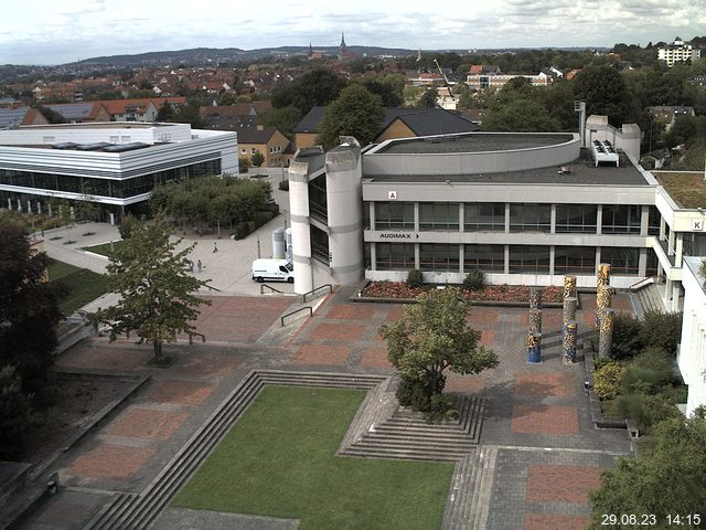 Foto der Webcam: Verwaltungsgebäude, Innenhof mit Audimax, Hörsaal-Gebäude 1