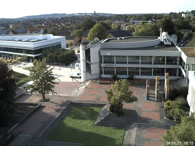 Foto der Webcam: Verwaltungsgebäude, Innenhof mit Audimax, Hörsaal-Gebäude 1