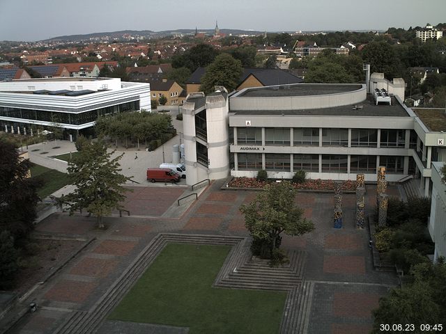 Foto der Webcam: Verwaltungsgebäude, Innenhof mit Audimax, Hörsaal-Gebäude 1