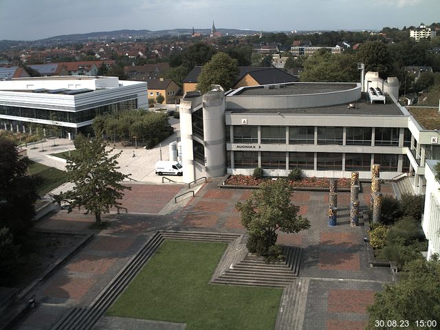 Foto der Webcam: Verwaltungsgebäude, Innenhof mit Audimax, Hörsaal-Gebäude 1