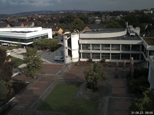 Foto der Webcam: Verwaltungsgebäude, Innenhof mit Audimax, Hörsaal-Gebäude 1