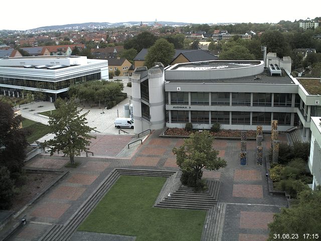 Foto der Webcam: Verwaltungsgebäude, Innenhof mit Audimax, Hörsaal-Gebäude 1