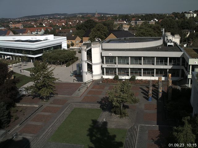 Foto der Webcam: Verwaltungsgebäude, Innenhof mit Audimax, Hörsaal-Gebäude 1