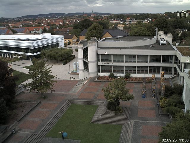 Foto der Webcam: Verwaltungsgebäude, Innenhof mit Audimax, Hörsaal-Gebäude 1