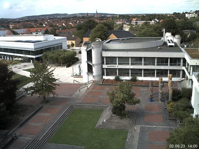 Foto der Webcam: Verwaltungsgebäude, Innenhof mit Audimax, Hörsaal-Gebäude 1