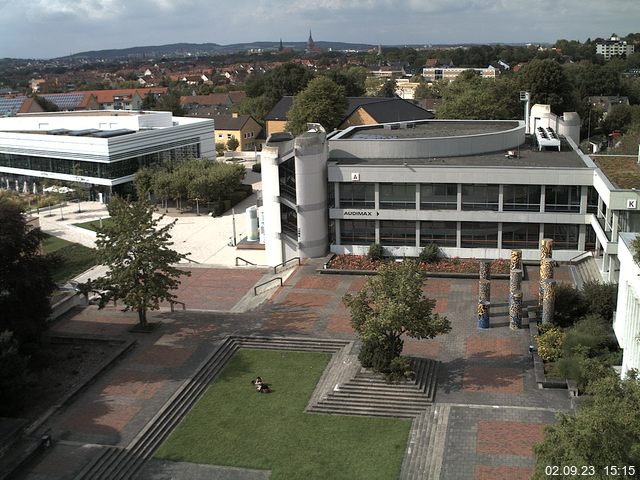 Foto der Webcam: Verwaltungsgebäude, Innenhof mit Audimax, Hörsaal-Gebäude 1