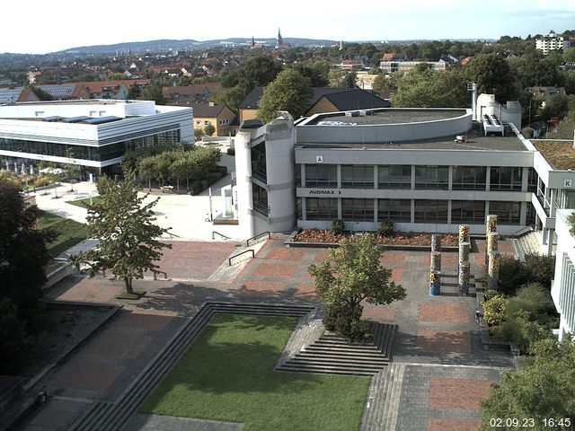 Foto der Webcam: Verwaltungsgebäude, Innenhof mit Audimax, Hörsaal-Gebäude 1