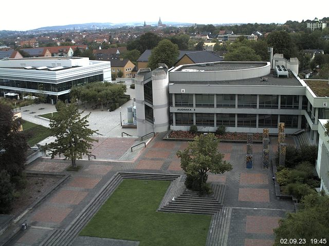 Foto der Webcam: Verwaltungsgebäude, Innenhof mit Audimax, Hörsaal-Gebäude 1