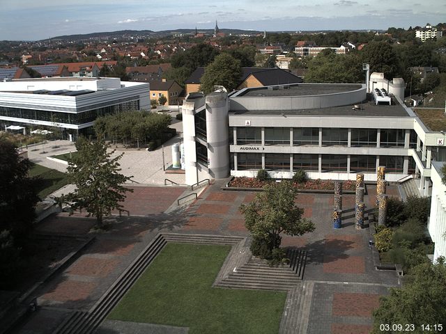 Foto der Webcam: Verwaltungsgebäude, Innenhof mit Audimax, Hörsaal-Gebäude 1