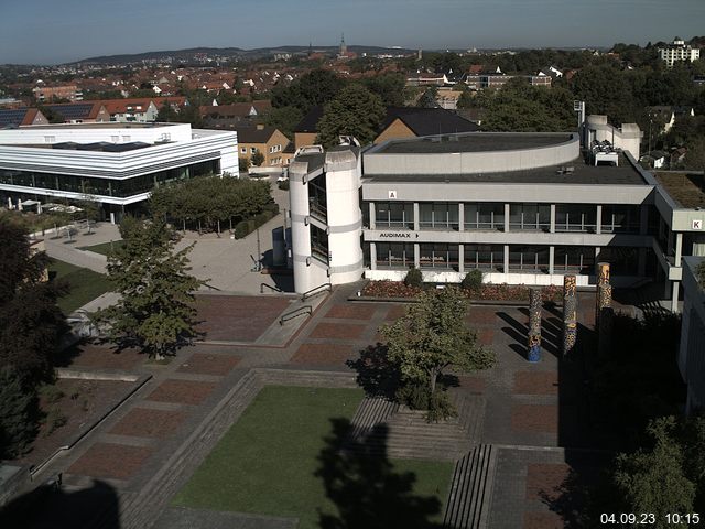 Foto der Webcam: Verwaltungsgebäude, Innenhof mit Audimax, Hörsaal-Gebäude 1