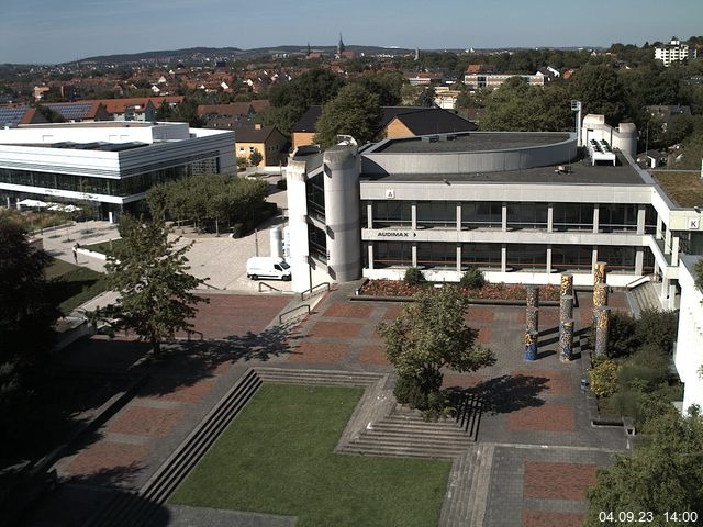 Foto der Webcam: Verwaltungsgebäude, Innenhof mit Audimax, Hörsaal-Gebäude 1