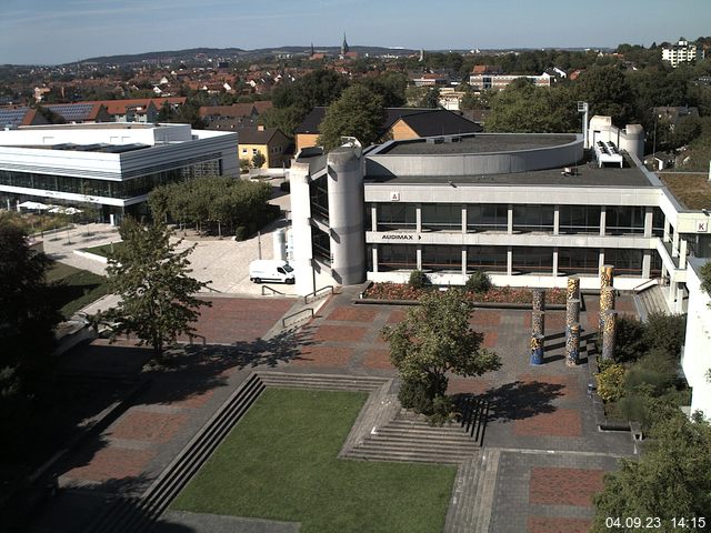 Foto der Webcam: Verwaltungsgebäude, Innenhof mit Audimax, Hörsaal-Gebäude 1