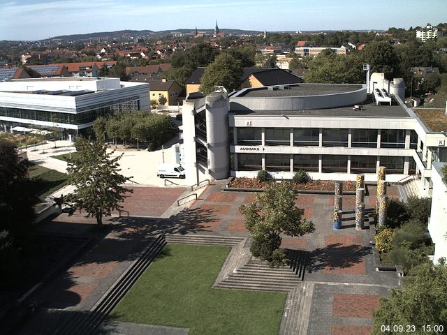 Foto der Webcam: Verwaltungsgebäude, Innenhof mit Audimax, Hörsaal-Gebäude 1