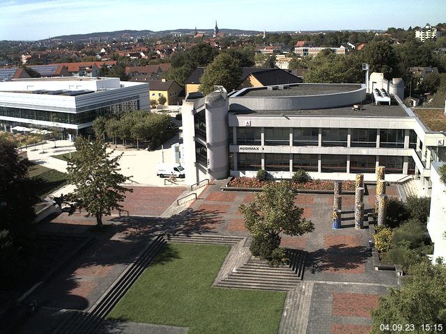 Foto der Webcam: Verwaltungsgebäude, Innenhof mit Audimax, Hörsaal-Gebäude 1