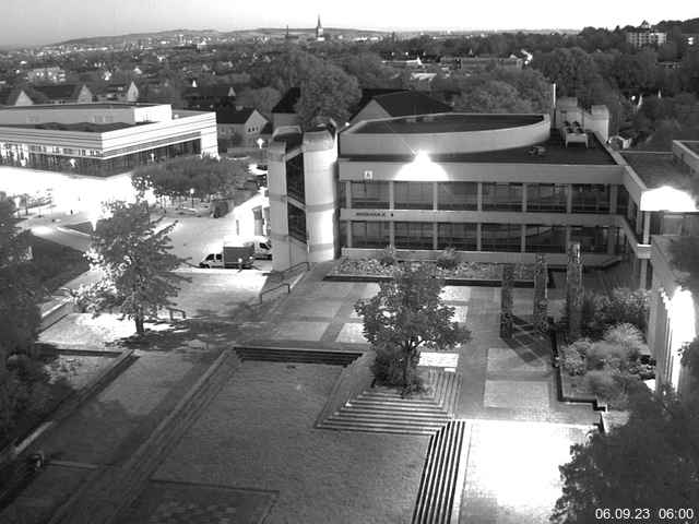 Foto der Webcam: Verwaltungsgebäude, Innenhof mit Audimax, Hörsaal-Gebäude 1