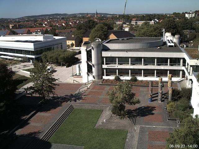 Foto der Webcam: Verwaltungsgebäude, Innenhof mit Audimax, Hörsaal-Gebäude 1