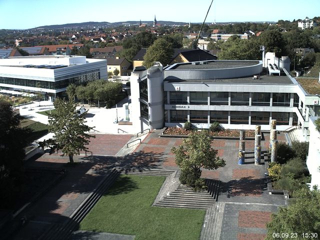 Foto der Webcam: Verwaltungsgebäude, Innenhof mit Audimax, Hörsaal-Gebäude 1