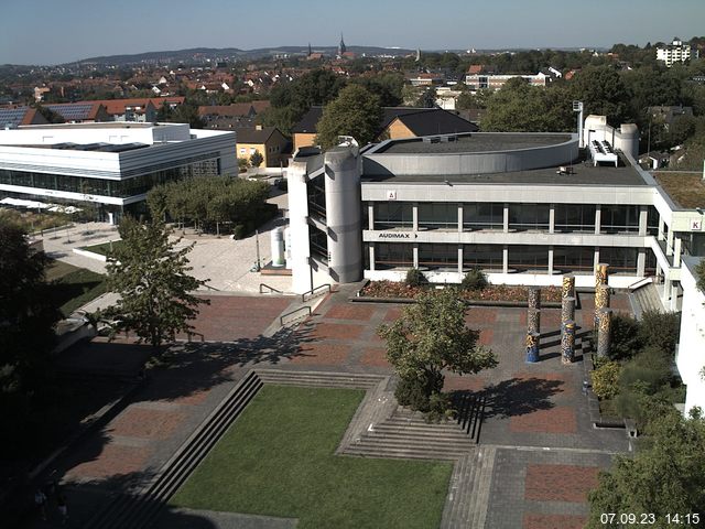 Foto der Webcam: Verwaltungsgebäude, Innenhof mit Audimax, Hörsaal-Gebäude 1