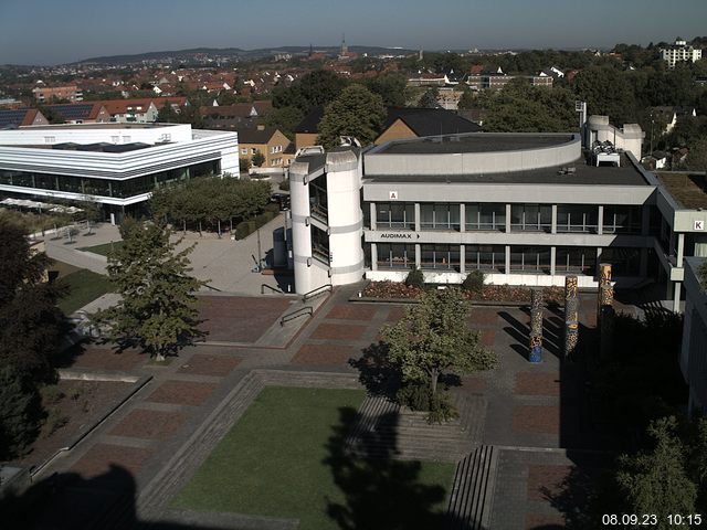 Foto der Webcam: Verwaltungsgebäude, Innenhof mit Audimax, Hörsaal-Gebäude 1