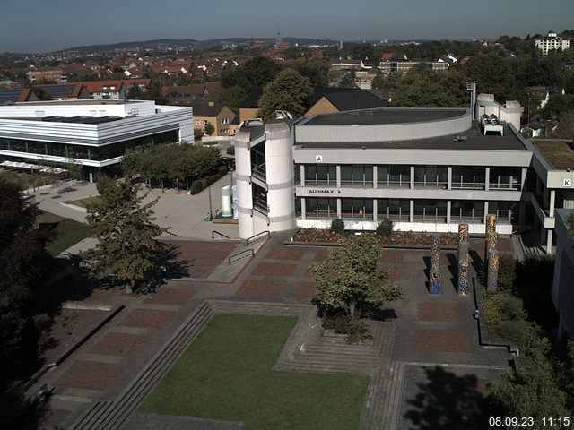 Foto der Webcam: Verwaltungsgebäude, Innenhof mit Audimax, Hörsaal-Gebäude 1