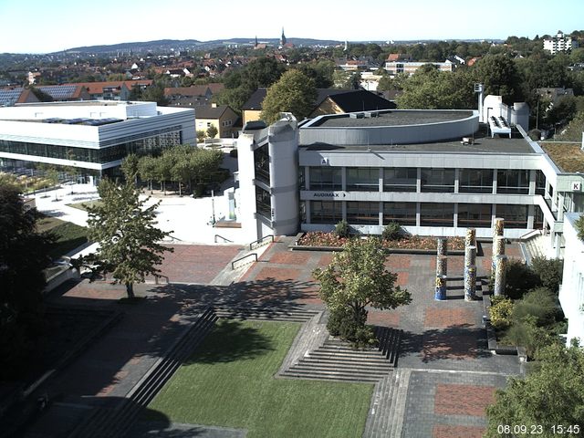 Foto der Webcam: Verwaltungsgebäude, Innenhof mit Audimax, Hörsaal-Gebäude 1