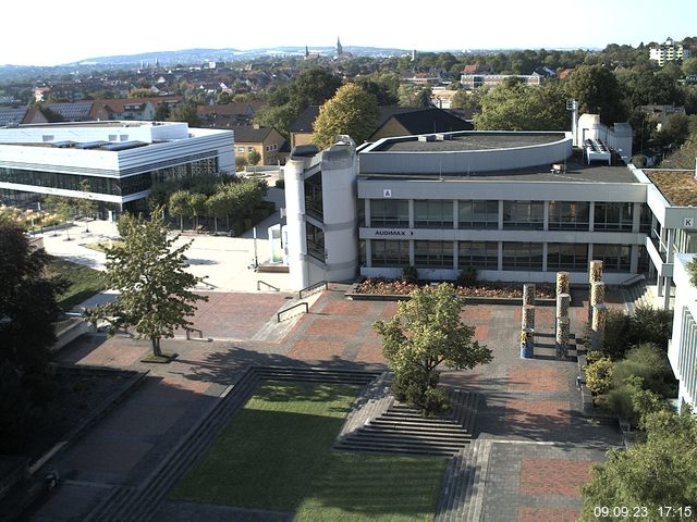 Foto der Webcam: Verwaltungsgebäude, Innenhof mit Audimax, Hörsaal-Gebäude 1