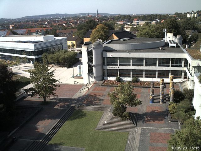 Foto der Webcam: Verwaltungsgebäude, Innenhof mit Audimax, Hörsaal-Gebäude 1