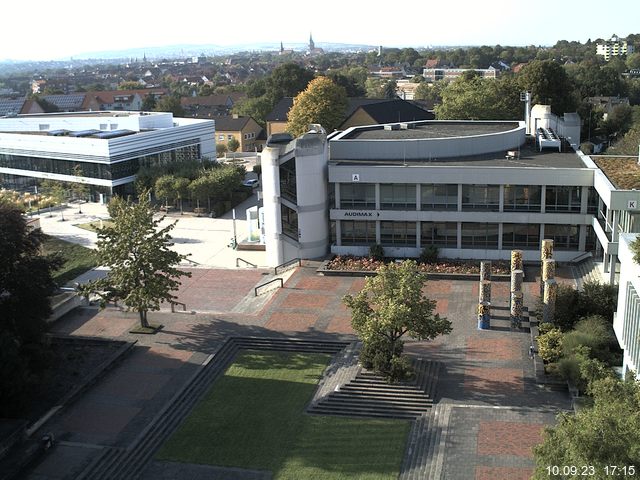 Foto der Webcam: Verwaltungsgebäude, Innenhof mit Audimax, Hörsaal-Gebäude 1