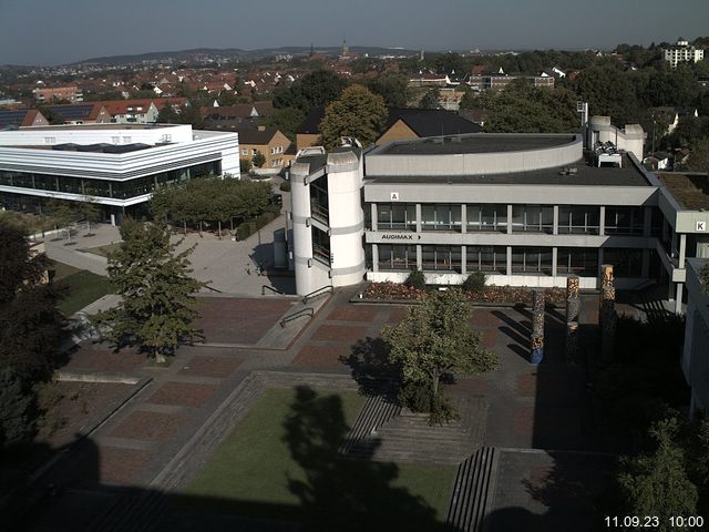 Foto der Webcam: Verwaltungsgebäude, Innenhof mit Audimax, Hörsaal-Gebäude 1