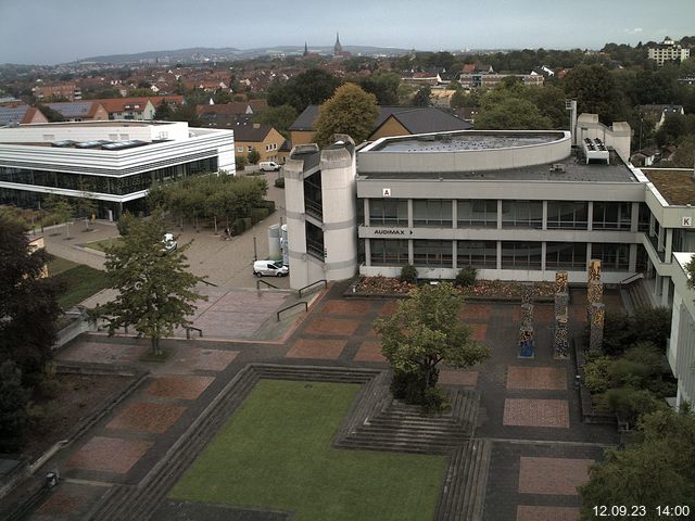 Foto der Webcam: Verwaltungsgebäude, Innenhof mit Audimax, Hörsaal-Gebäude 1