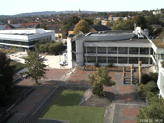 Foto der Webcam: Verwaltungsgebäude, Innenhof mit Audimax, Hörsaal-Gebäude 1