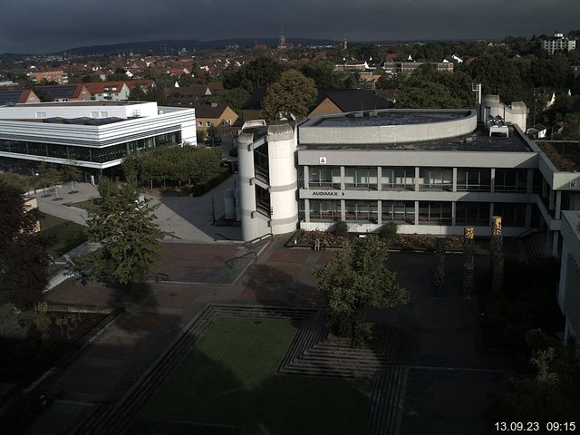 Foto der Webcam: Verwaltungsgebäude, Innenhof mit Audimax, Hörsaal-Gebäude 1