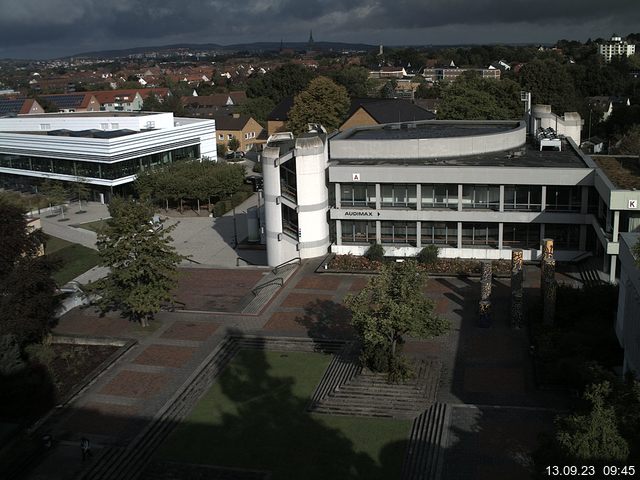 Foto der Webcam: Verwaltungsgebäude, Innenhof mit Audimax, Hörsaal-Gebäude 1