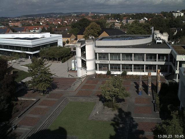 Foto der Webcam: Verwaltungsgebäude, Innenhof mit Audimax, Hörsaal-Gebäude 1