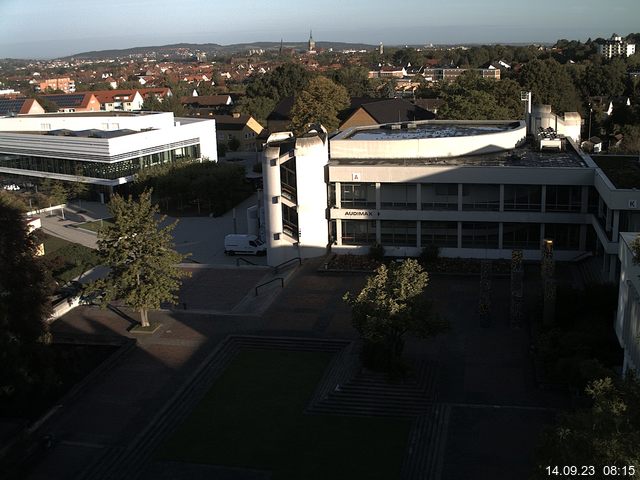 Foto der Webcam: Verwaltungsgebäude, Innenhof mit Audimax, Hörsaal-Gebäude 1