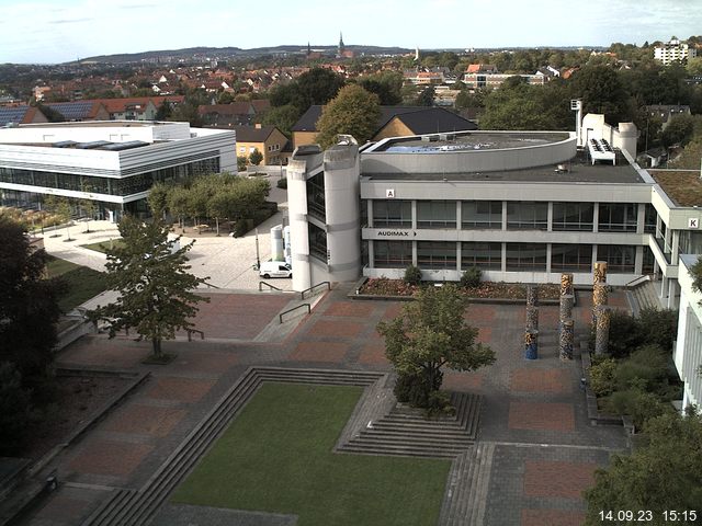 Foto der Webcam: Verwaltungsgebäude, Innenhof mit Audimax, Hörsaal-Gebäude 1