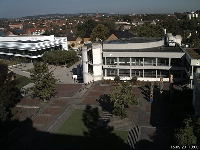 Foto der Webcam: Verwaltungsgebäude, Innenhof mit Audimax, Hörsaal-Gebäude 1