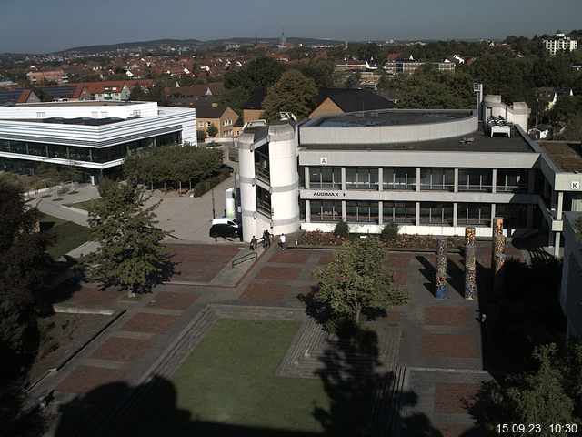 Foto der Webcam: Verwaltungsgebäude, Innenhof mit Audimax, Hörsaal-Gebäude 1