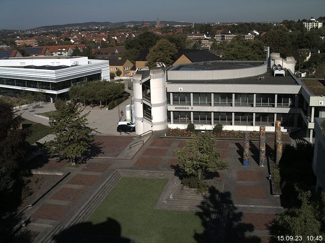 Foto der Webcam: Verwaltungsgebäude, Innenhof mit Audimax, Hörsaal-Gebäude 1