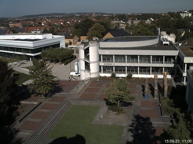 Foto der Webcam: Verwaltungsgebäude, Innenhof mit Audimax, Hörsaal-Gebäude 1